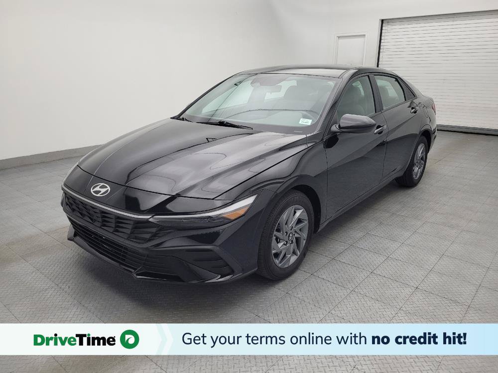 Used 2024 Hyundai Elantra SEL FWD image 1