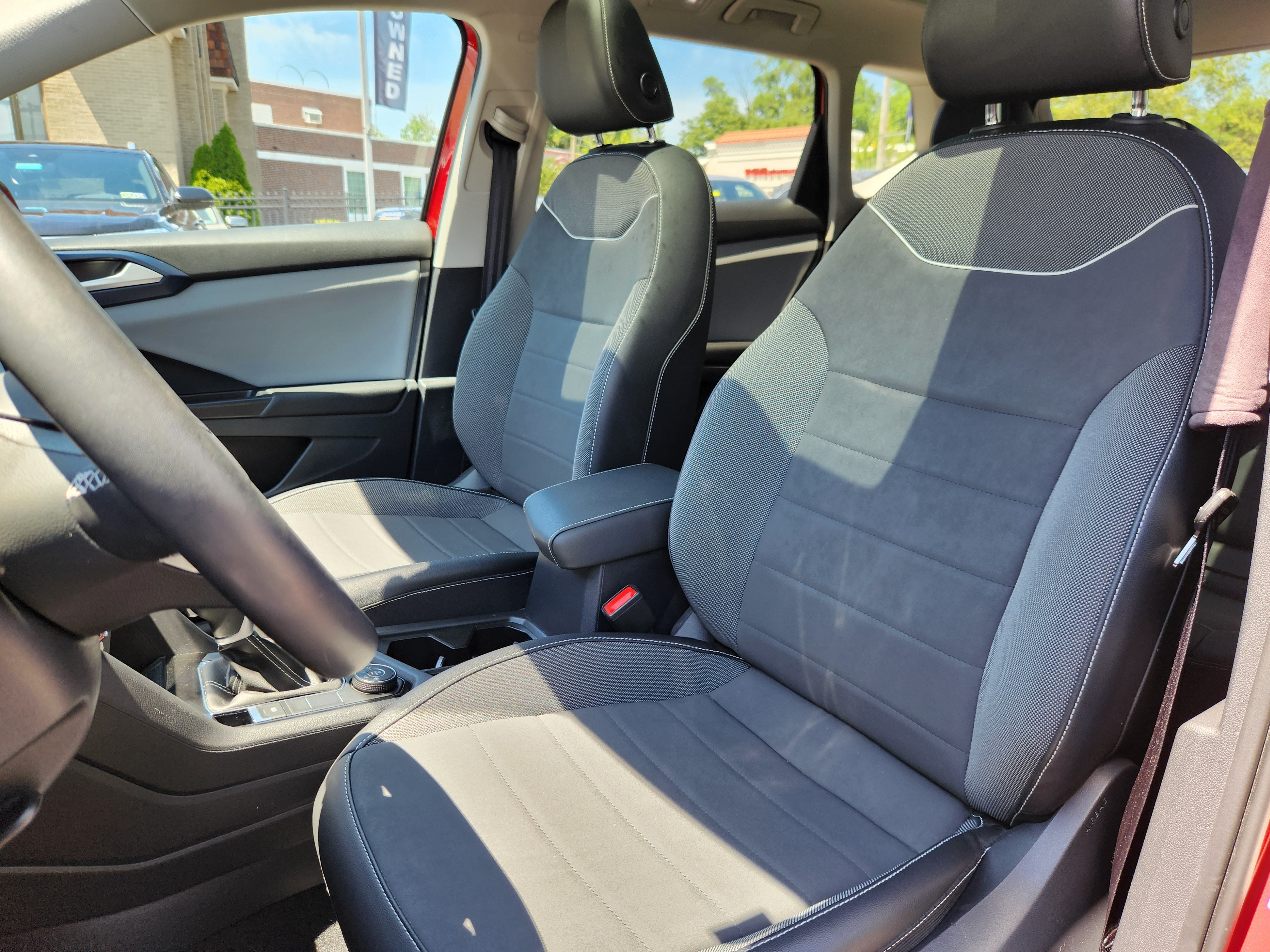 Certified 2023 Volkswagen Taos SE w/ Panoramic Sunroof Package AWD/4WD image 7