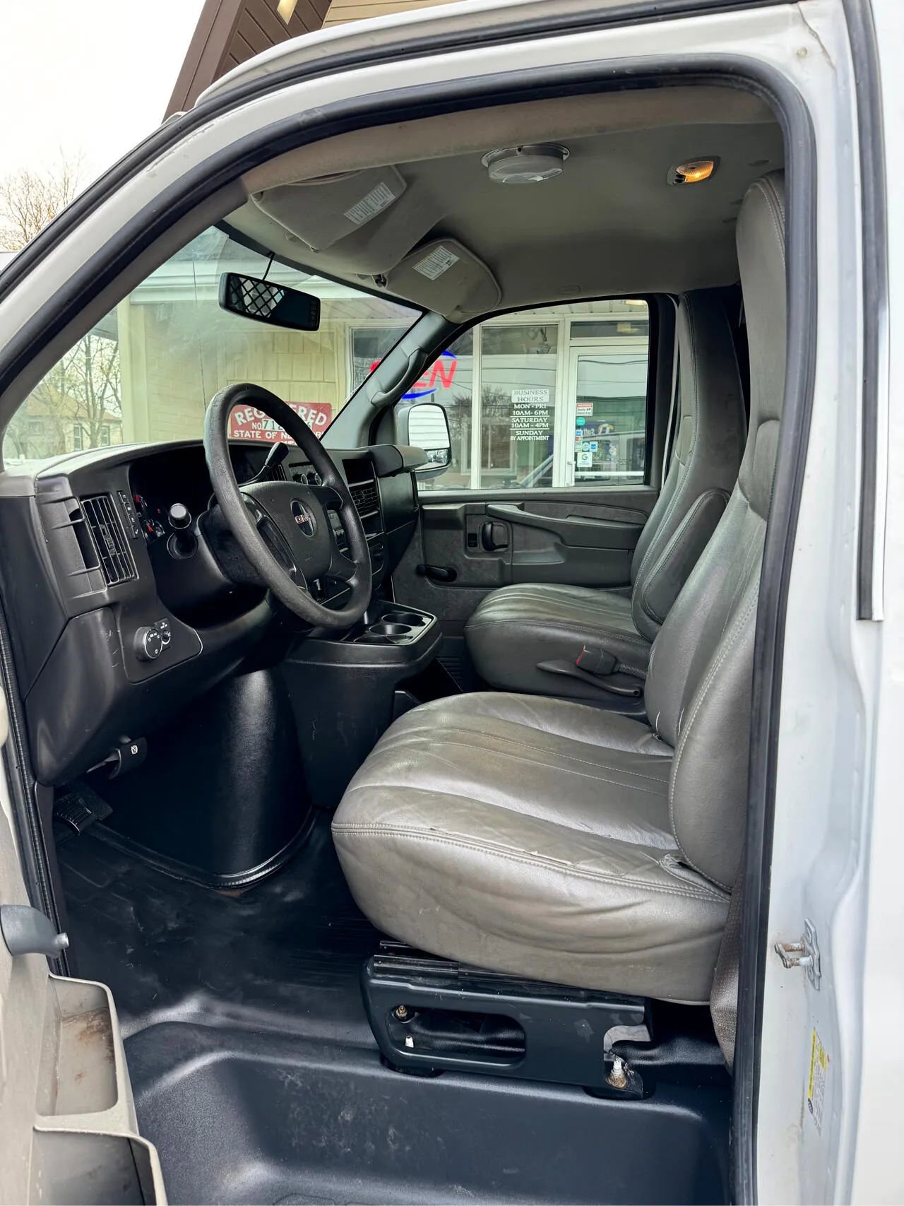 Used 2013 GMC Savana 1500 AWD image 11