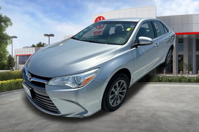 Used 2017 Toyota Camry LE FWD image 3