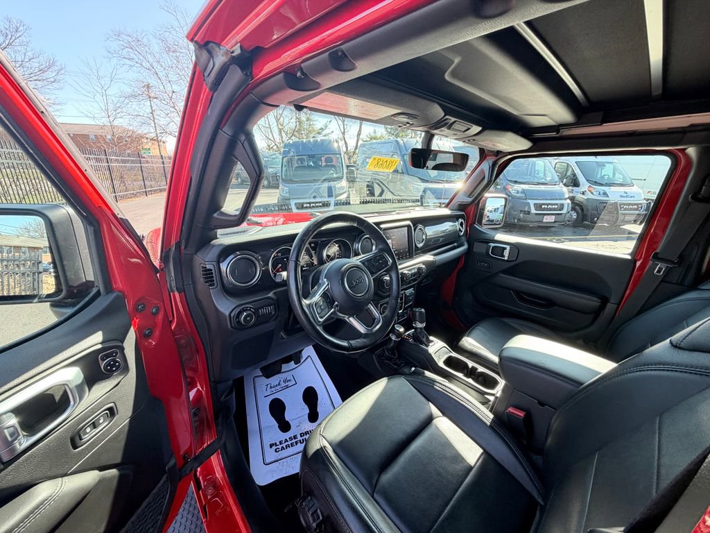 Used 2022 Jeep Wrangler Unlimited Sahara image 10