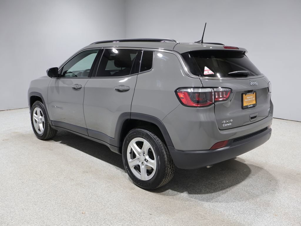 Used 2023 Jeep Compass Latitude w/ Convenience Group AWD/4WD image 4