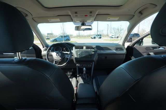 Used 2018 Volkswagen Tiguan SEL image 25