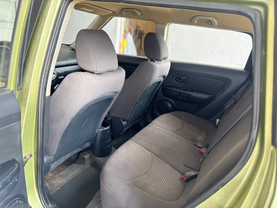 Used 2012 Kia Soul FWD image 13