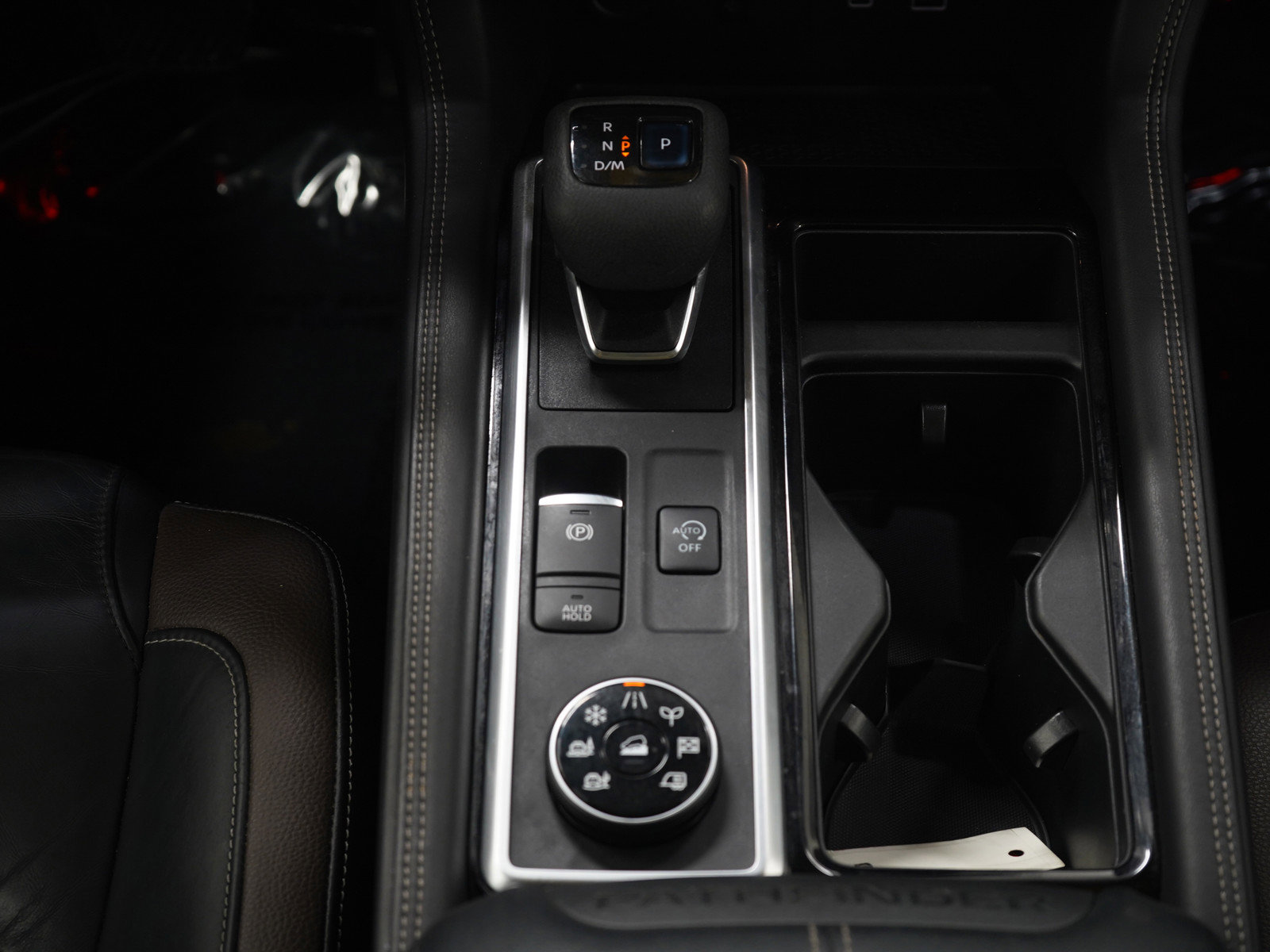 Used 2022 Nissan Pathfinder Platinum image 18