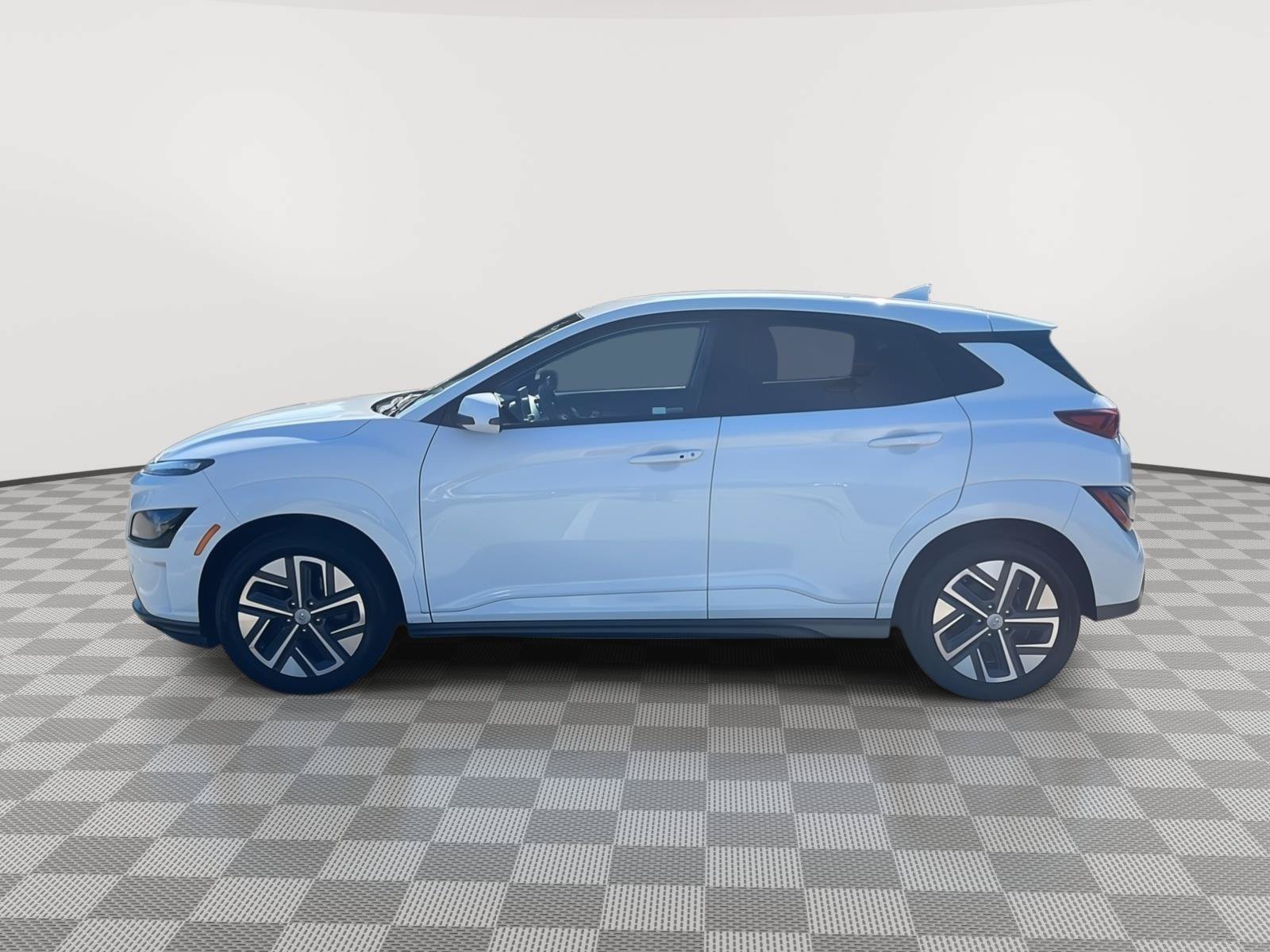 Certified 2023 Hyundai Kona SE w/ Cargo Package FWD image 8