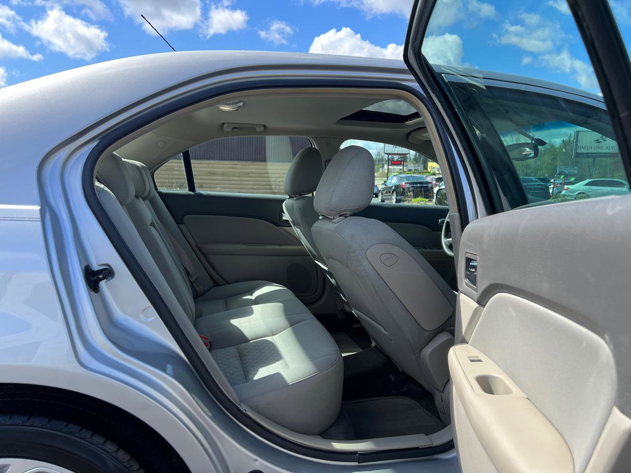 Used 2010 Ford Fusion SE FWD image 33