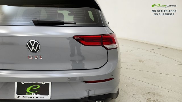 Used 2025 Volkswagen GTI SE FWD image 28
