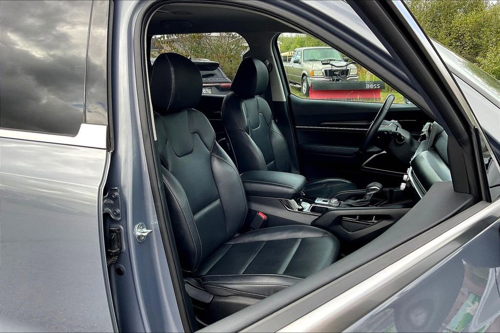 Used 2023 Kia Telluride LX image 7