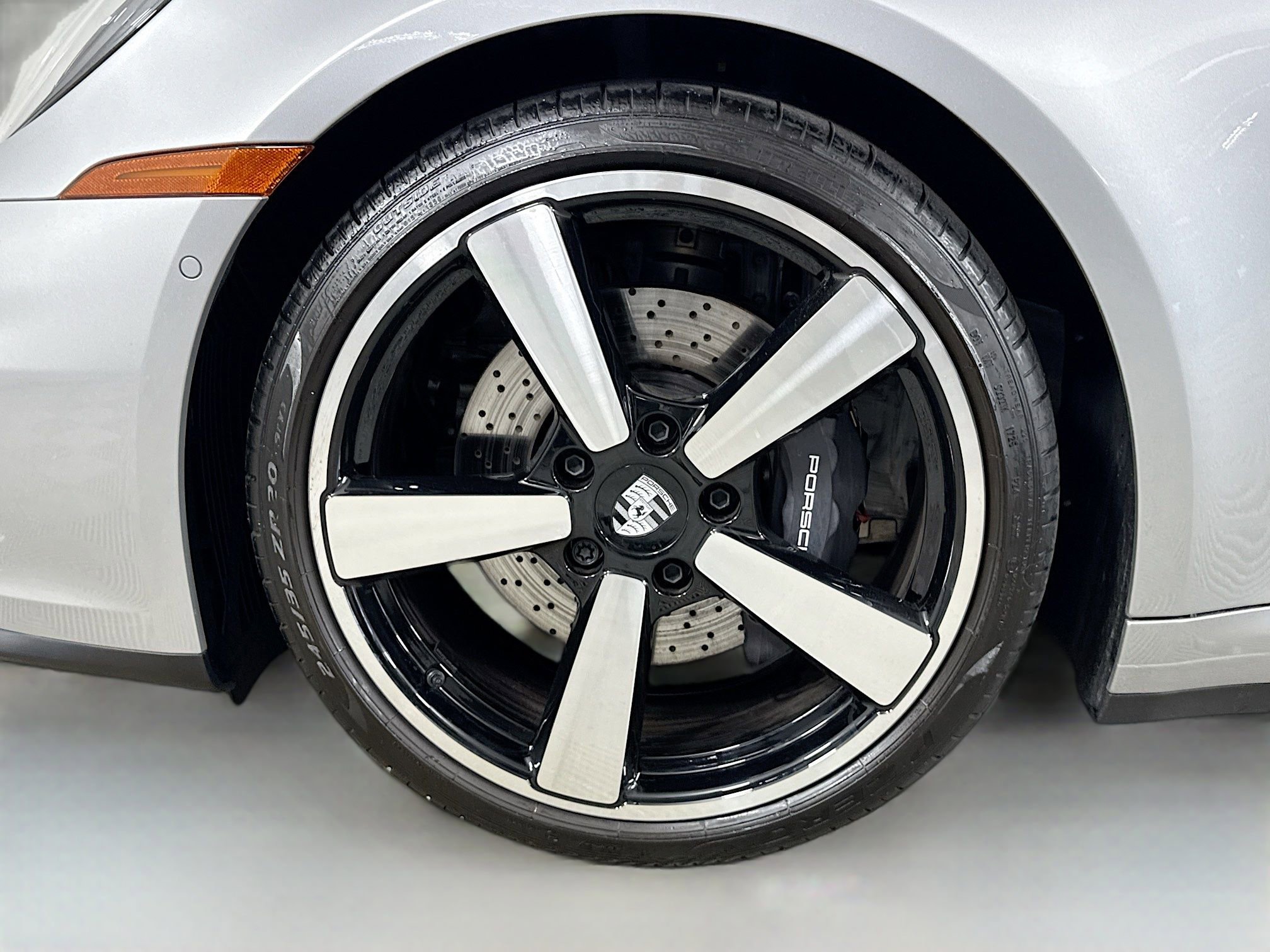 Certified 2025 Porsche 911 Carrera RWD image 27