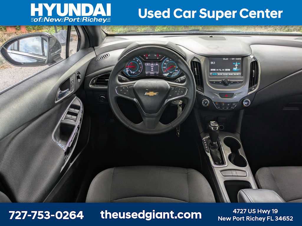 Used 2018 Chevrolet Cruze LT w/ RS Package FWD image 18