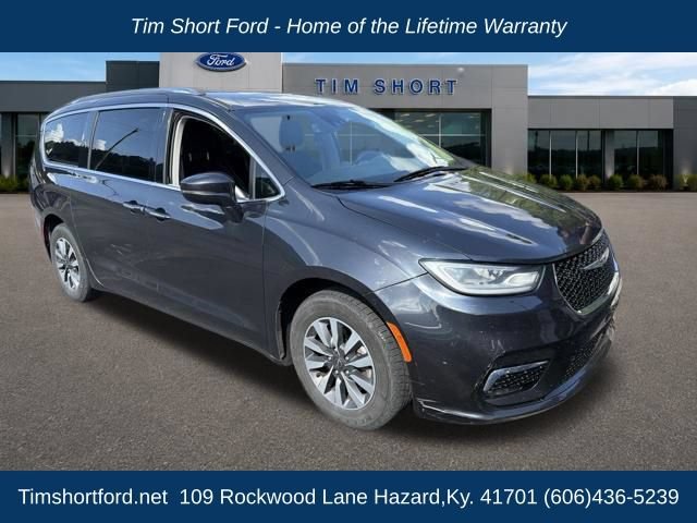 Used 2021 Chrysler Pacifica Touring-L FWD image 1