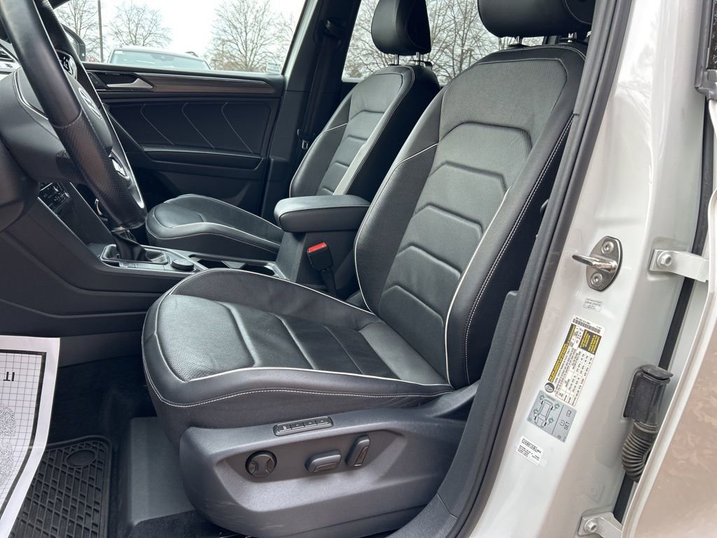 Used 2022 Volkswagen Tiguan SEL R-Line image 21
