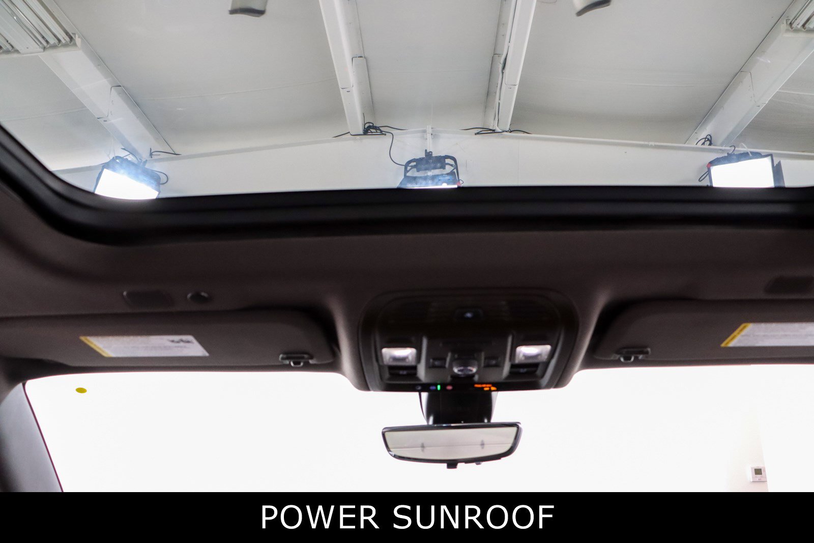 Used 2021 GMC Yukon Denali w/ Denali Premium Package image 24