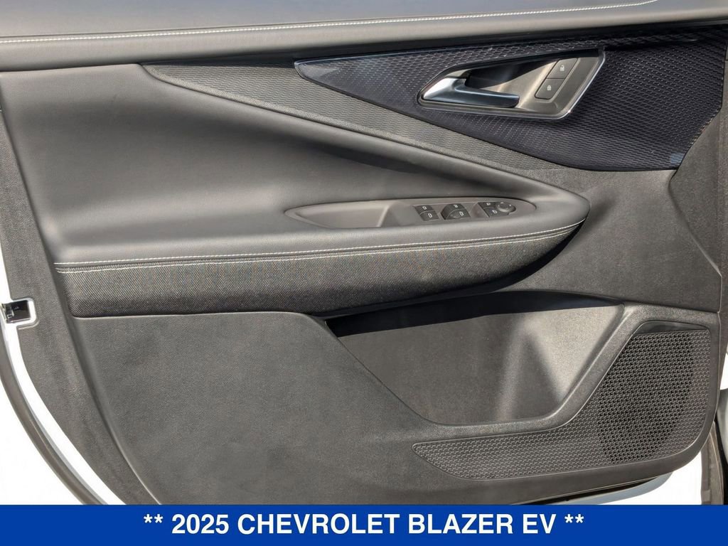 New 2025 Chevrolet Blazer EV LT image 11