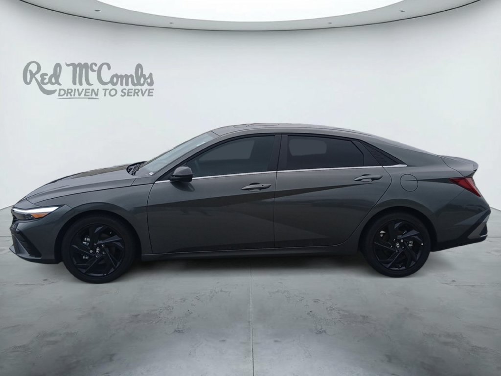 New 2026 Hyundai Elantra SEL Sport FWD image 2