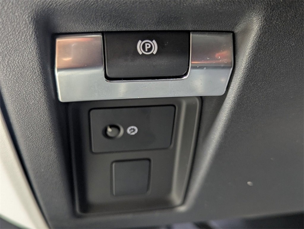 Used 2025 Land Rover Defender 110 S image 13