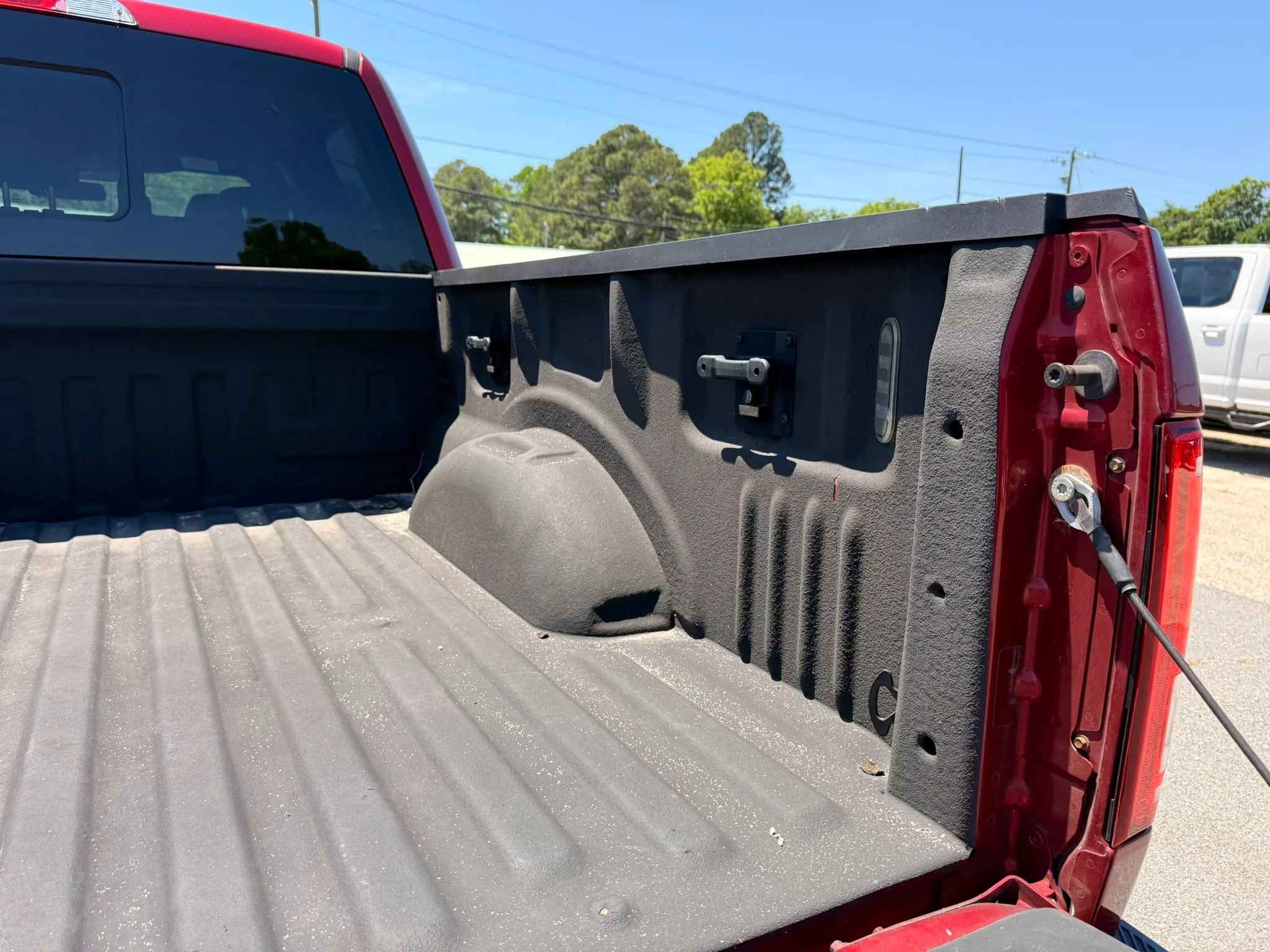 Used 2015 Ford F150 XLT w/ Equipment Group 302A Luxury AWD/4WD image 13