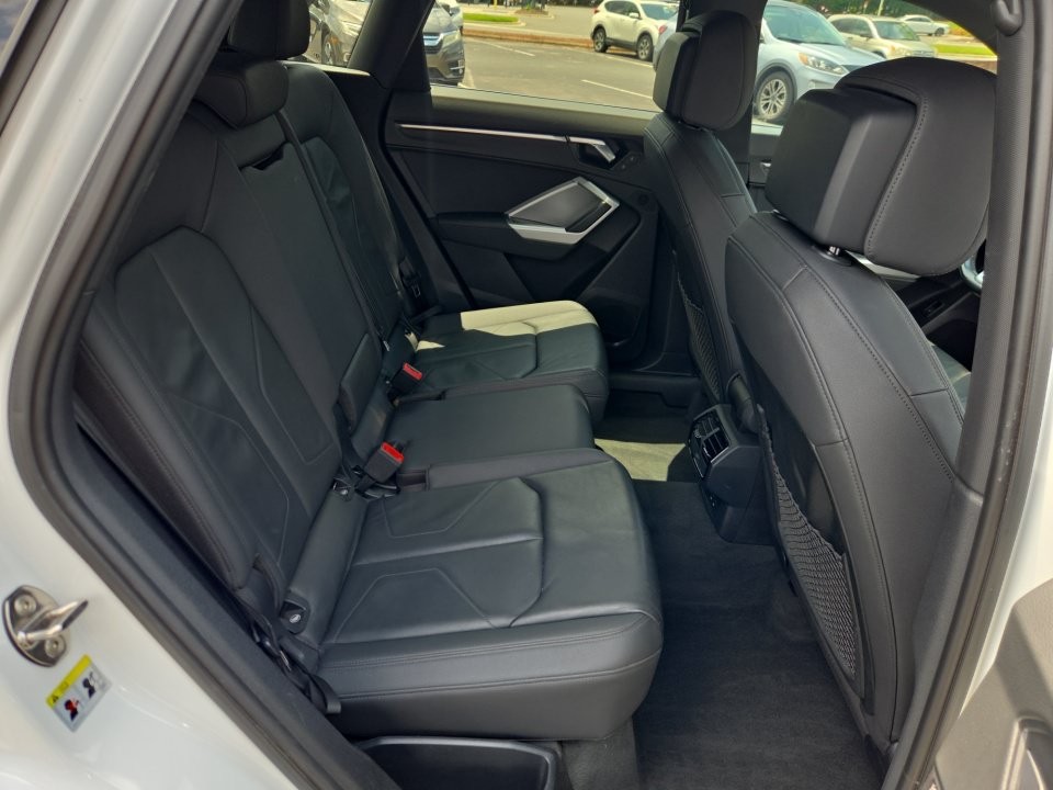 Used 2019 Audi Q3 2.0T Premium Plus w/ Premium Plus Package AWD/4WD image 33