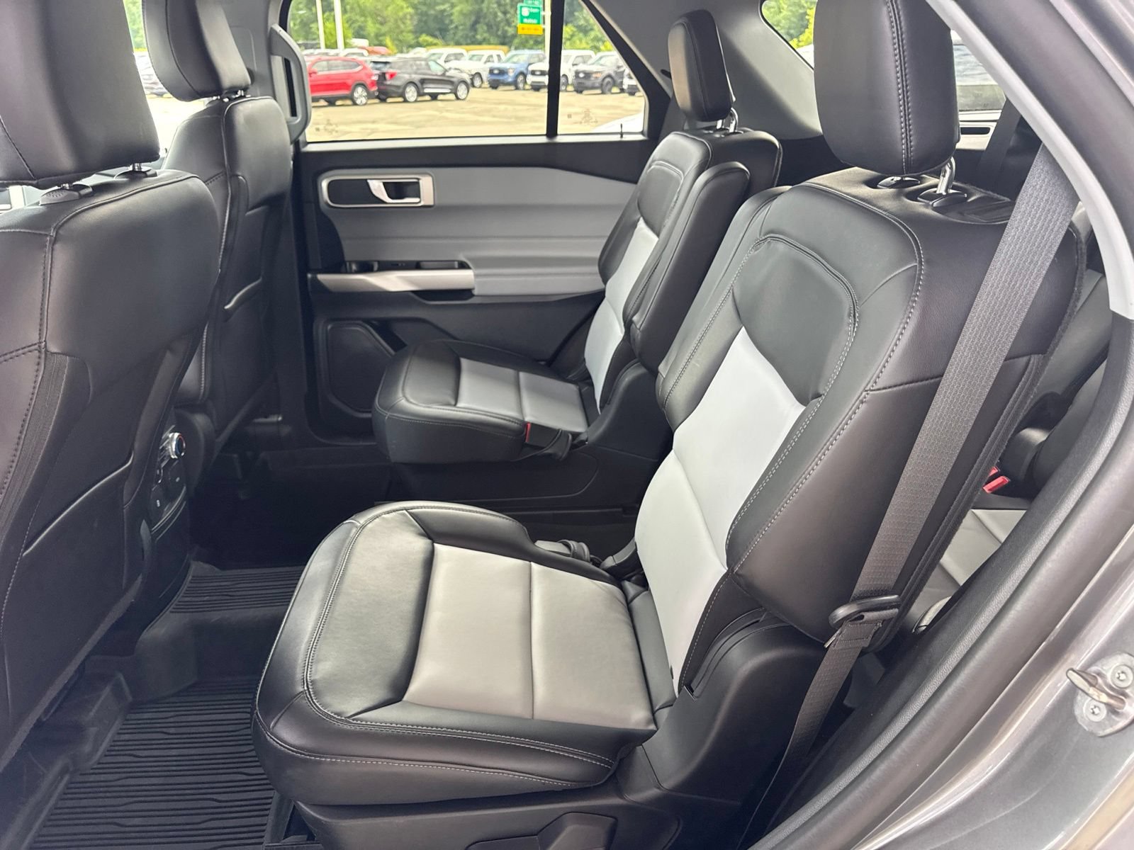 Certified 2023 Ford Explorer XLT w/ Equipment Group 202A AWD/4WD image 37