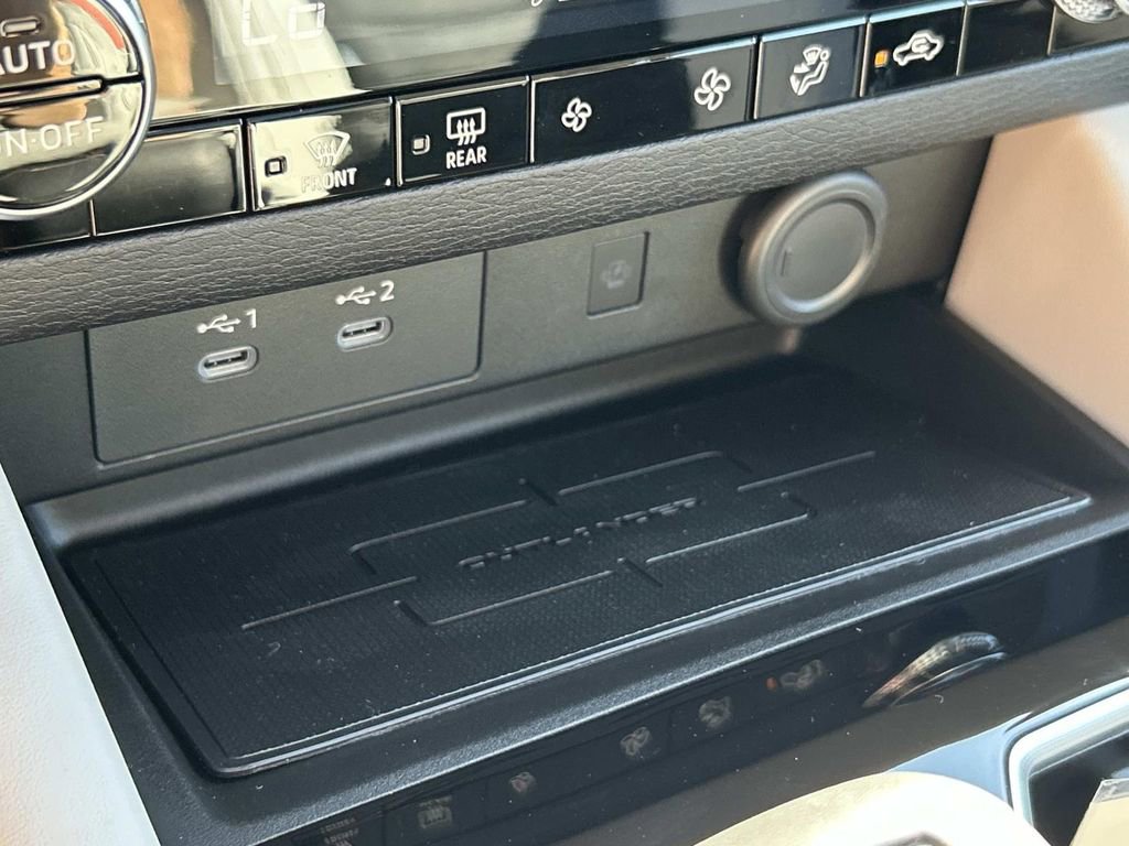 New 2025 Mitsubishi Outlander SE image 30