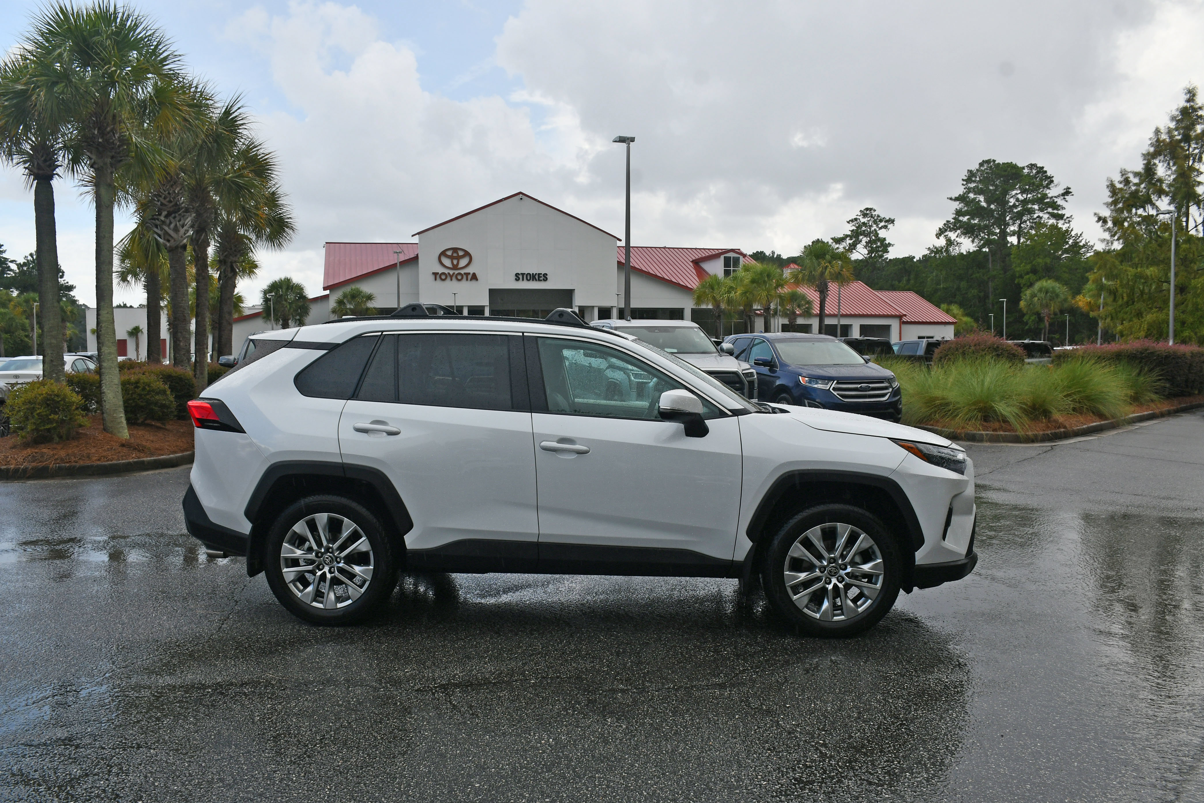 Certified 2025 Toyota RAV4 XLE Premium AWD/4WD image 5