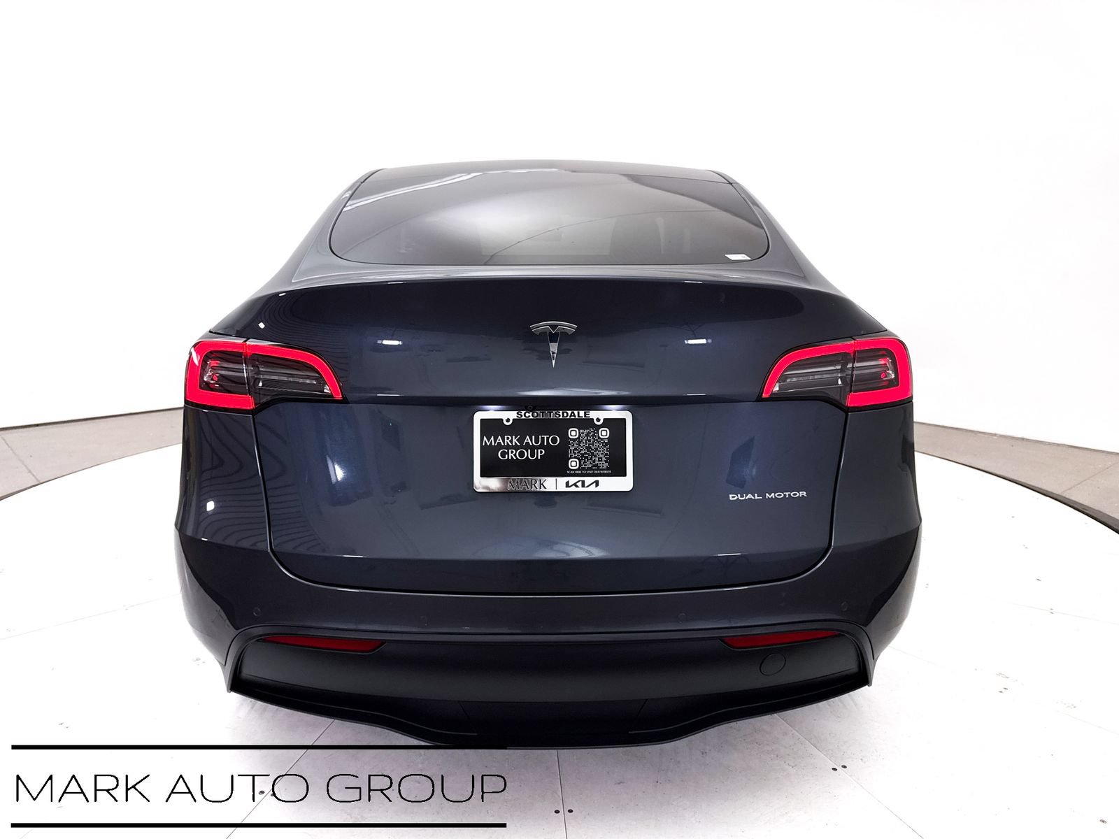 Used 2022 Tesla Model Y Long Range AWD/4WD image 16