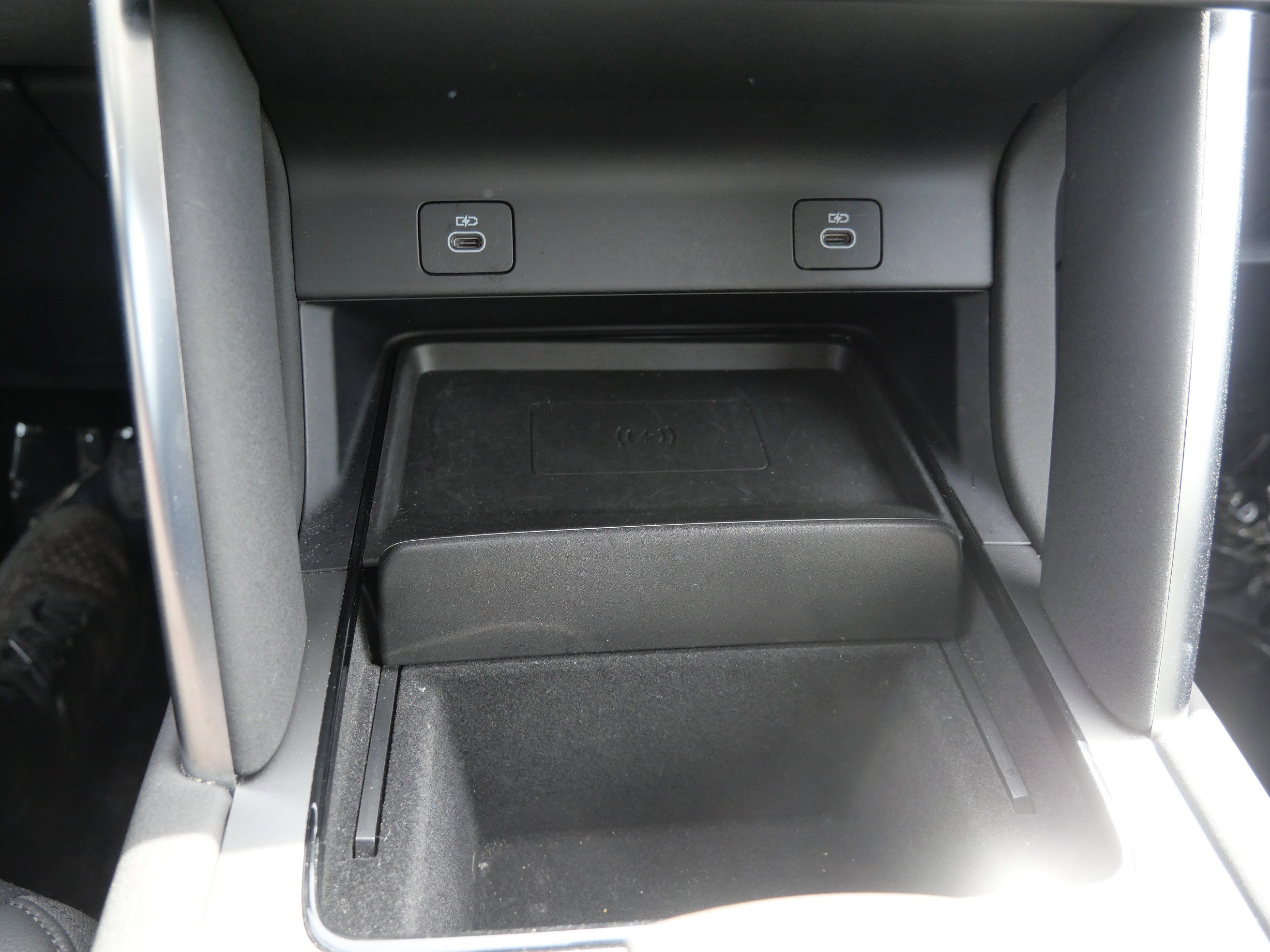 Certified 2024 Land Rover Discovery Sport S image 23