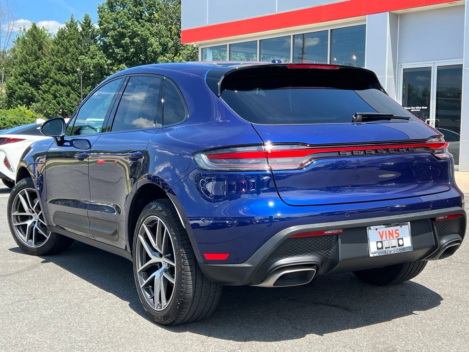Used 2022 Porsche Macan AWD/4WD image 23