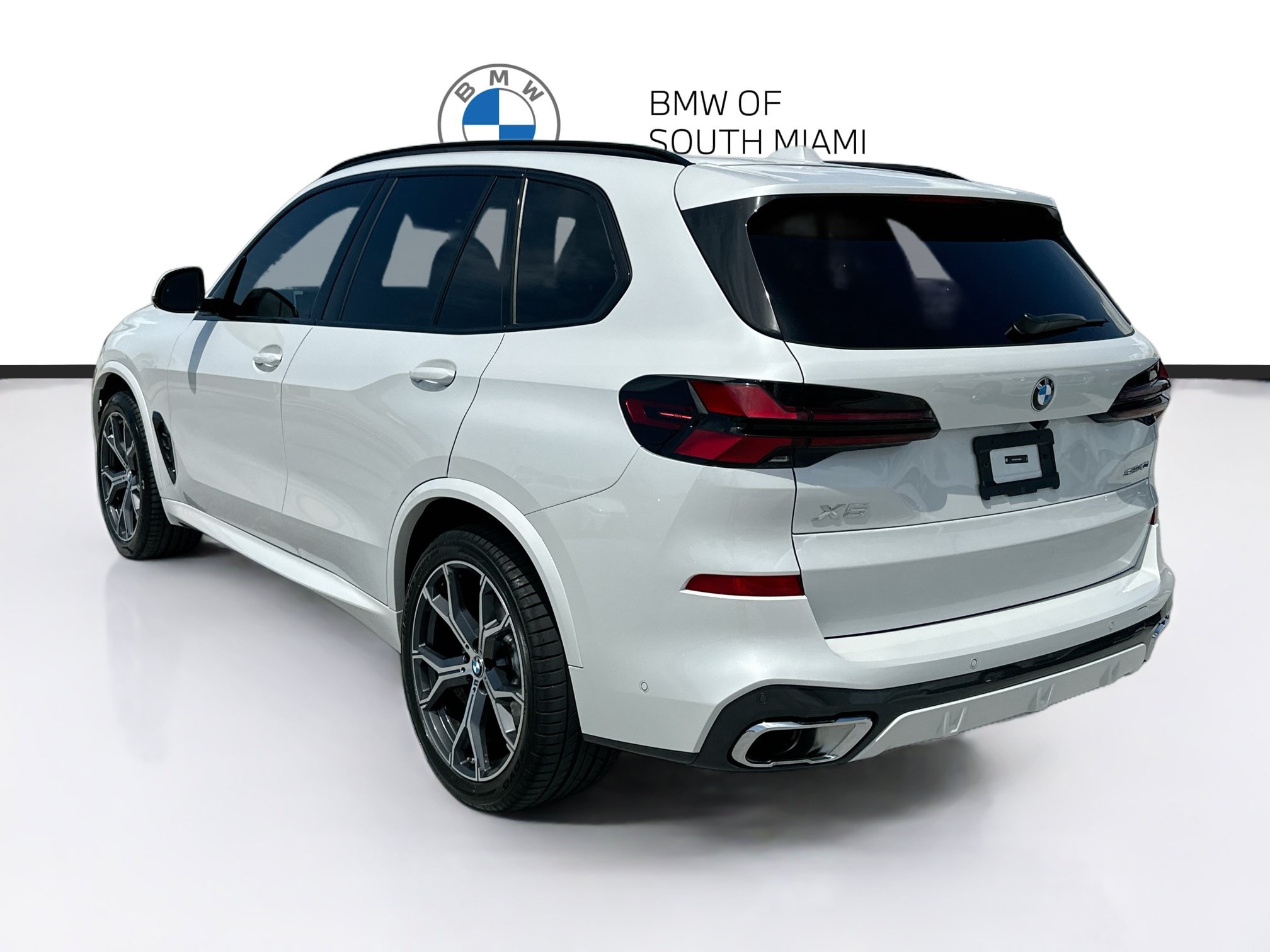 Used 2026 BMW X5 sDrive40i w/ M Sport Package RWD image 5