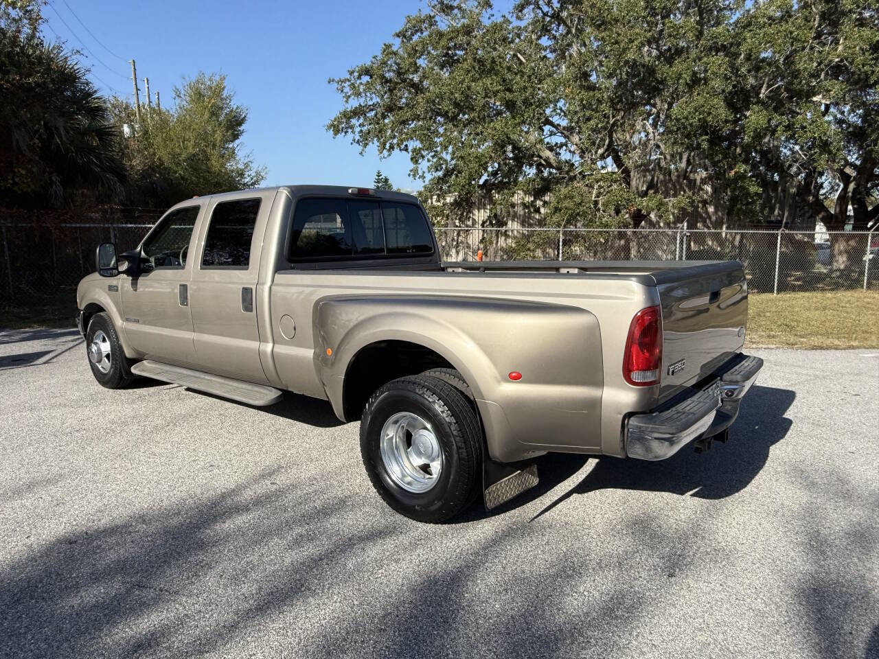 Used 2002 Ford F350 2WD Crew Cab DRW Super Duty image 9