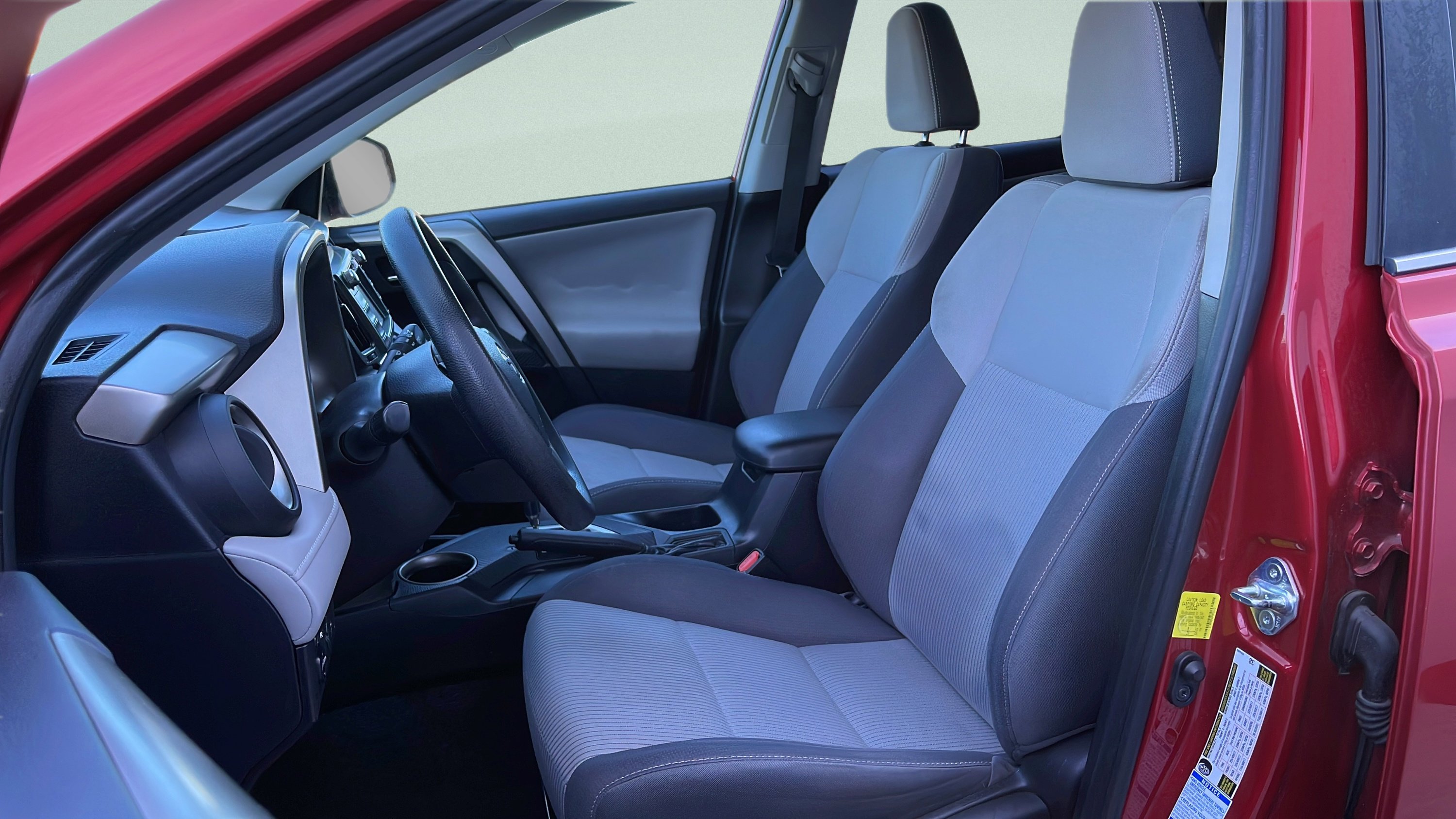 Used 2015 Toyota RAV4 XLE AWD/4WD image 23