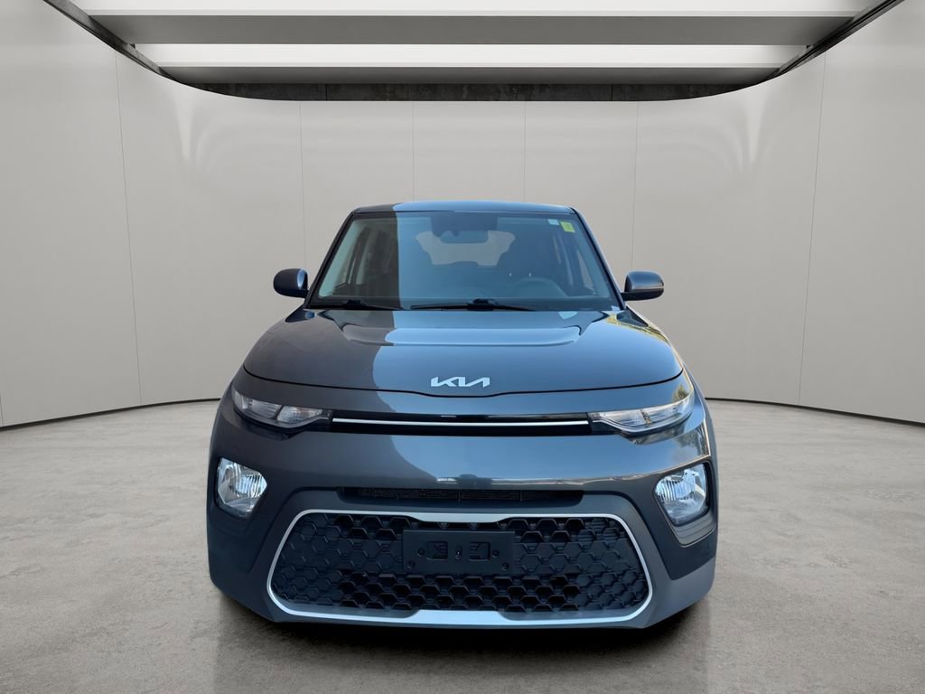 Used 2022 Kia Soul LX w/ Technology Package FWD image 2