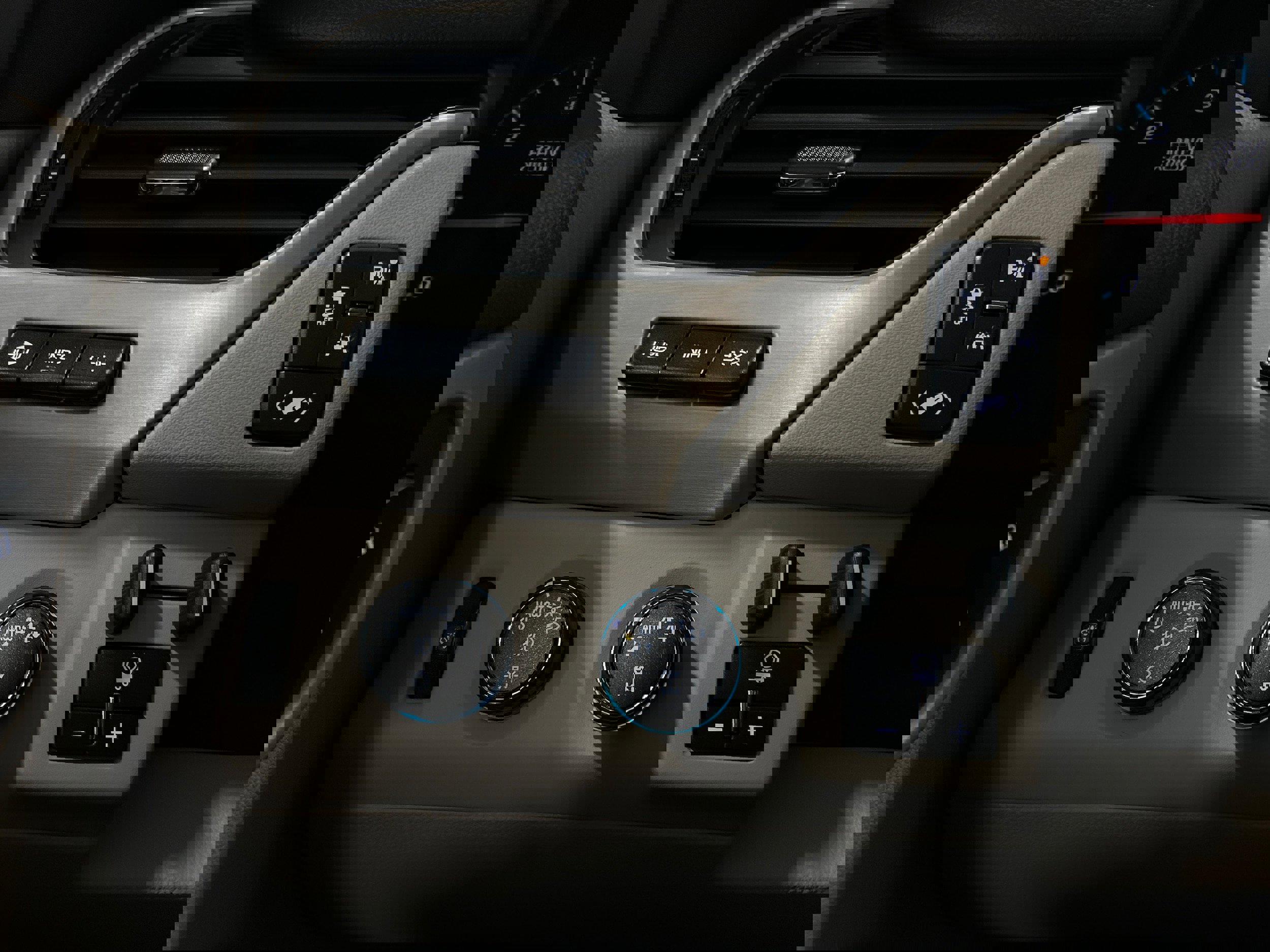 Used 2017 GMC Yukon XL Denali image 12