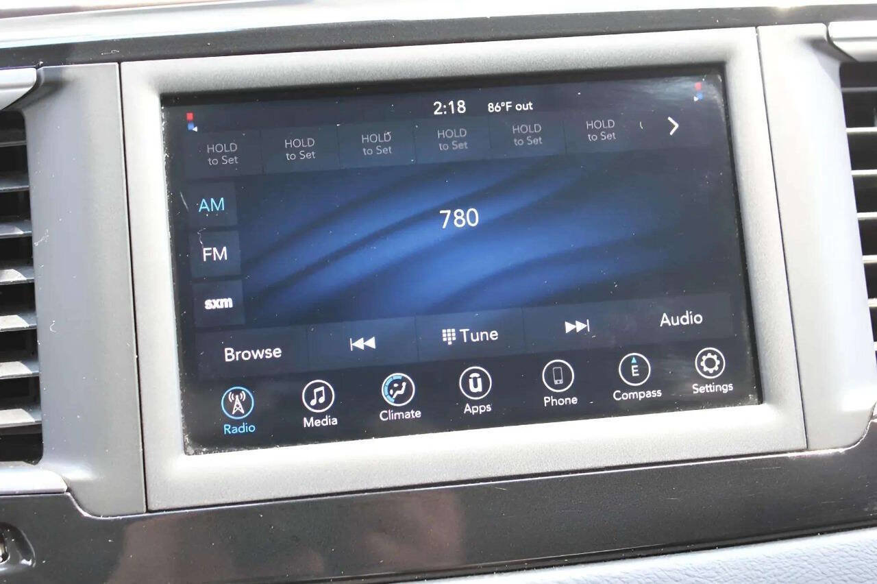 Used 2021 Chrysler Voyager Lxi image 26