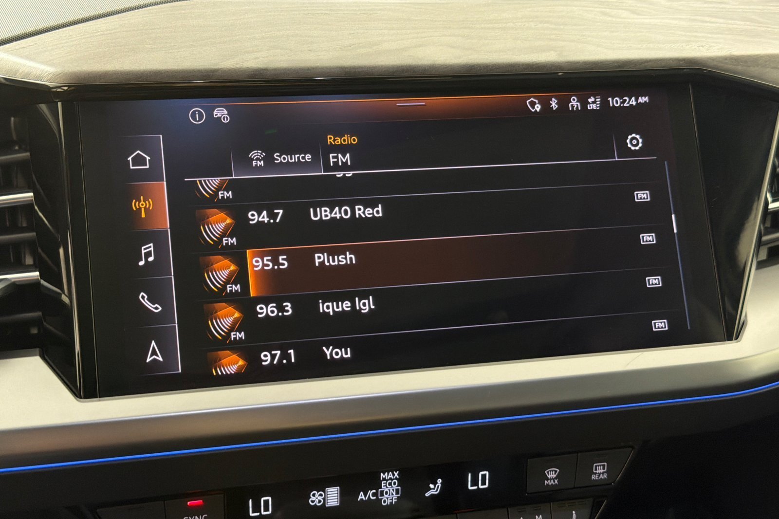 Certified 2023 Audi Q4 e-tron Premium Plus w/ Premium Plus RWD image 17