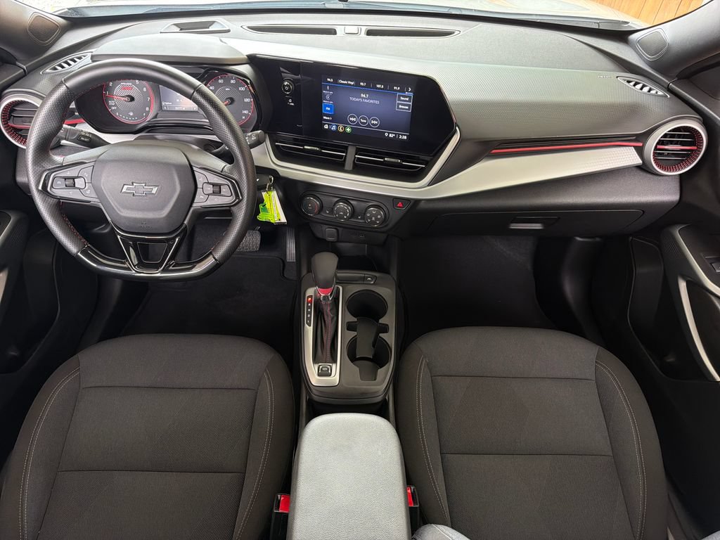 Used 2026 Chevrolet Trax RS FWD image 20