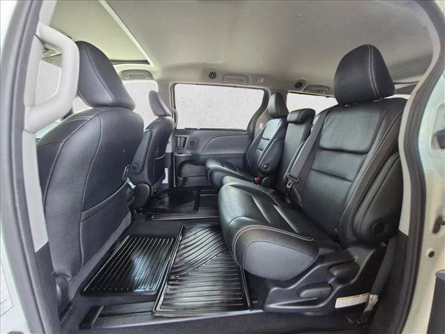 Used 2020 Toyota Sienna SE w/ SE Preferred Package FWD image 21