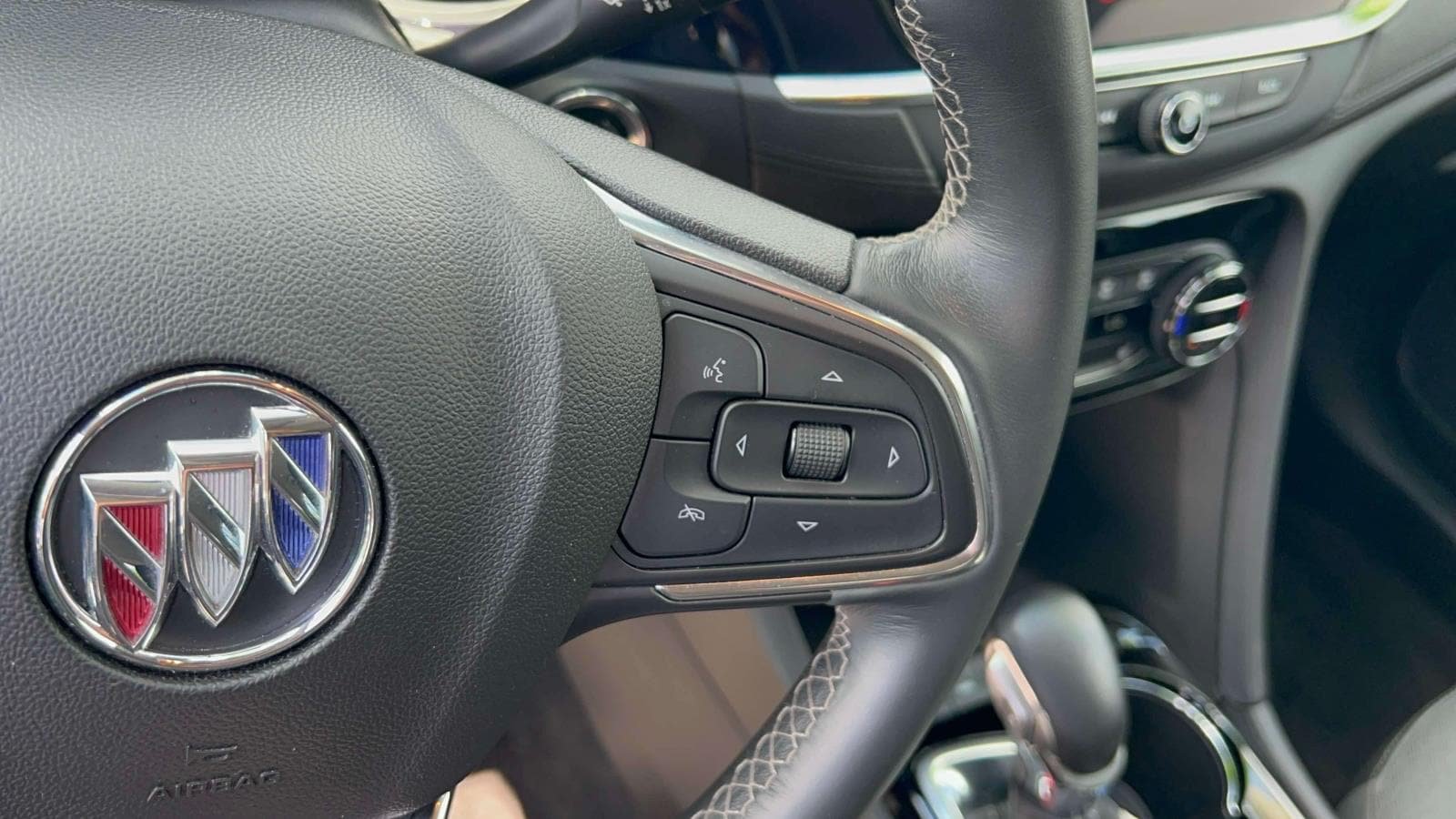 Used 2022 Buick Encore GX Select w/ Sport Touring Package AWD/4WD image 21