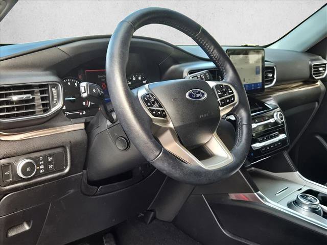 Used 2021 Ford Explorer Limited w/ Equipment Group 301A AWD/4WD image 10