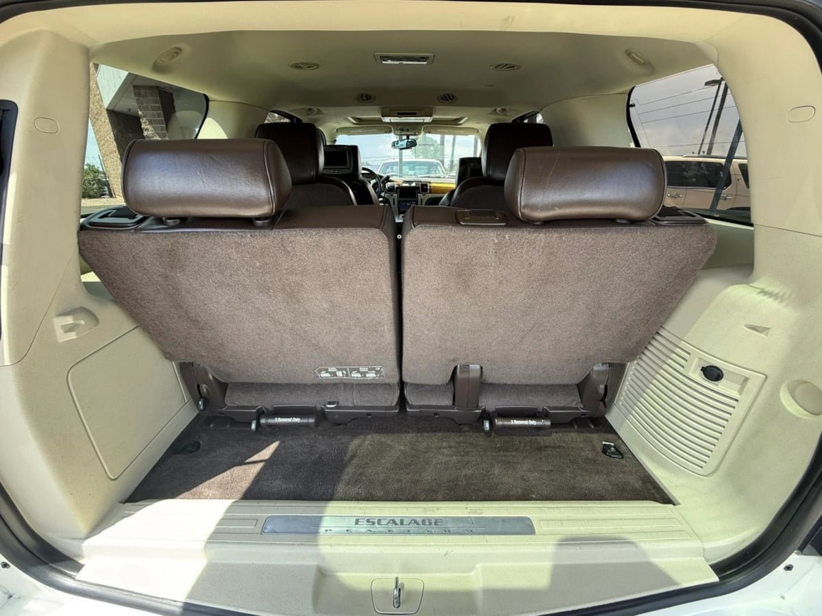 Used 2013 Cadillac Escalade Platinum AWD/4WD image 31