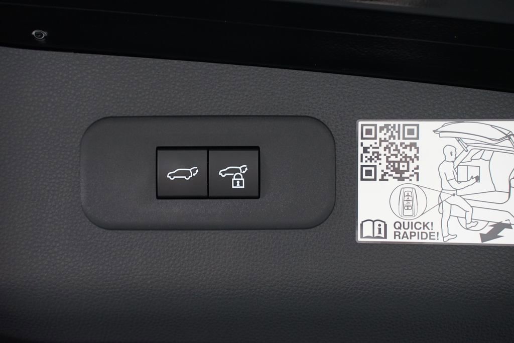 Certified 2025 Toyota Crown Signia image 34