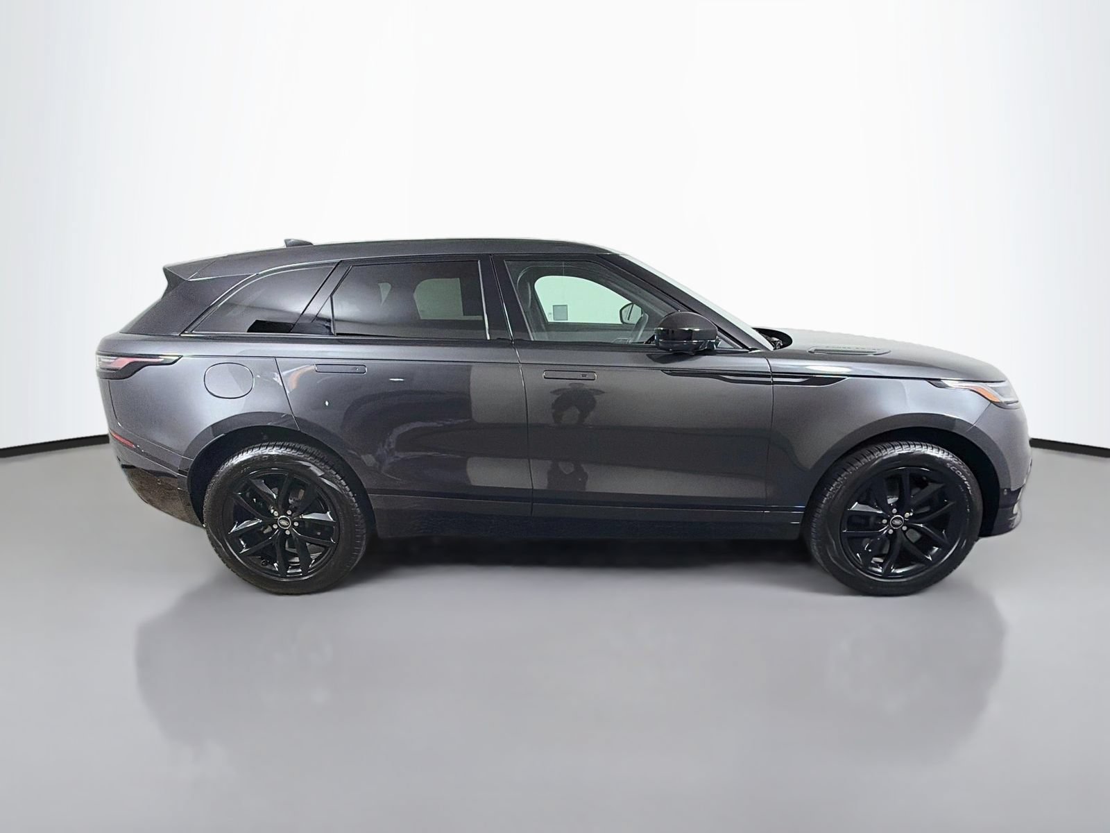Certified 2026 Land Rover Range Rover Velar Dynamic SE AWD/4WD image 6