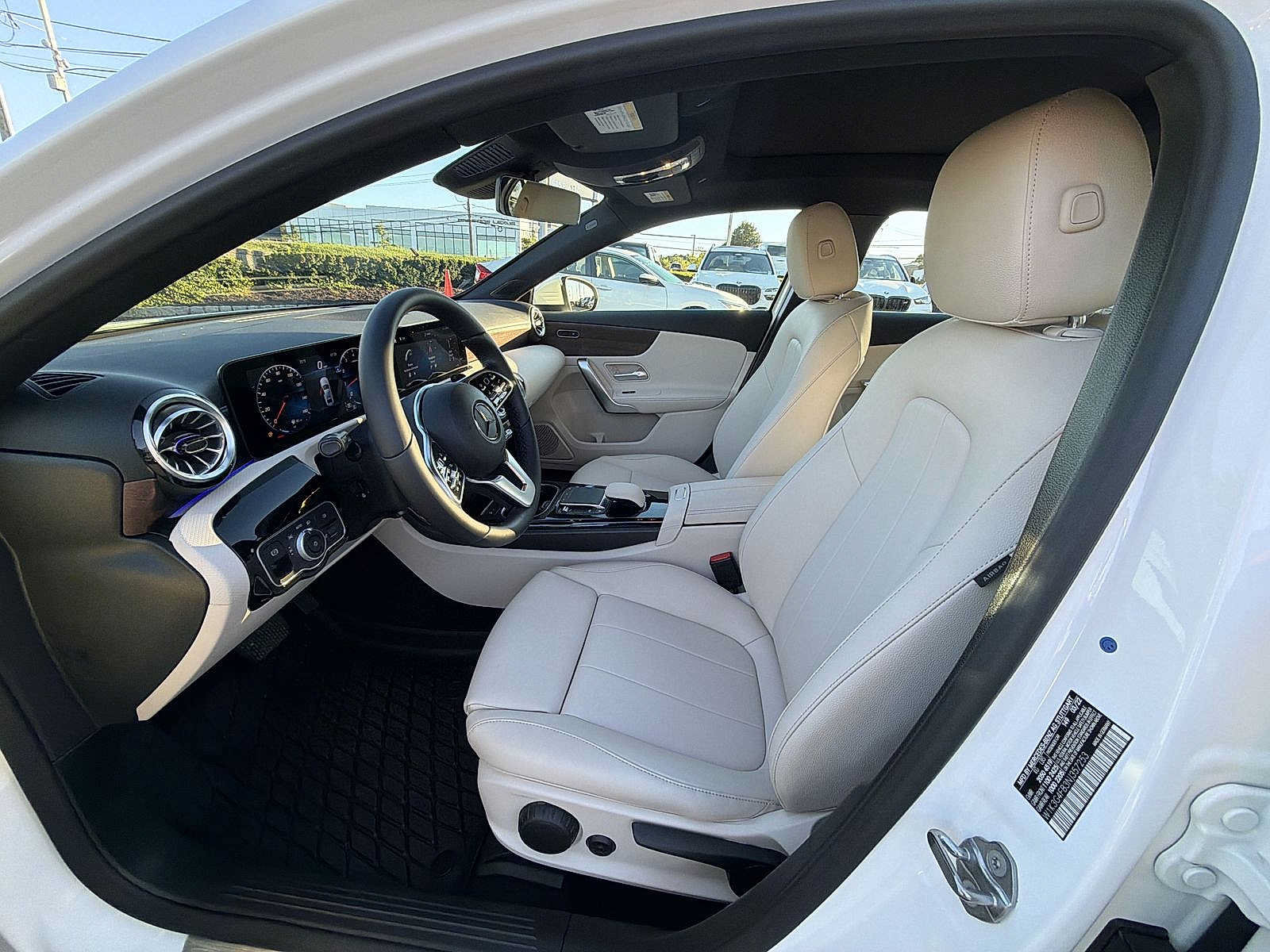 Used 2022 Mercedes-Benz A 220 4MATIC image 10