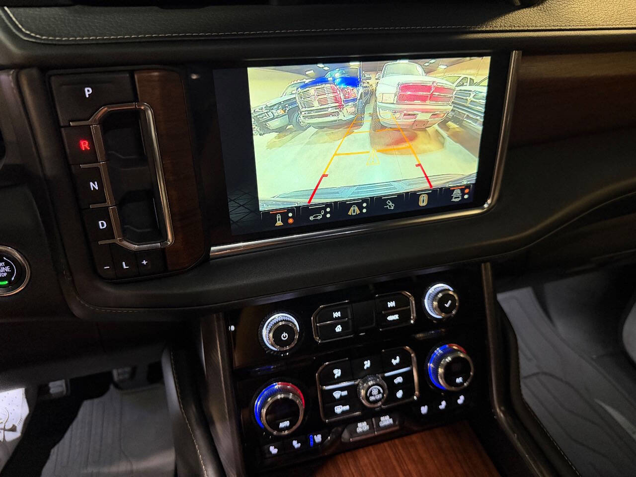 Used 2023 GMC Yukon XL Denali Ultimate image 38