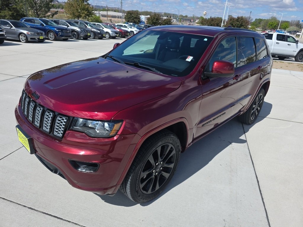 Used 2018 Jeep Grand Cherokee Altitude AWD/4WD image 1