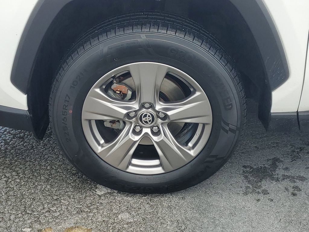 Used 2023 Toyota RAV4 LE image 4