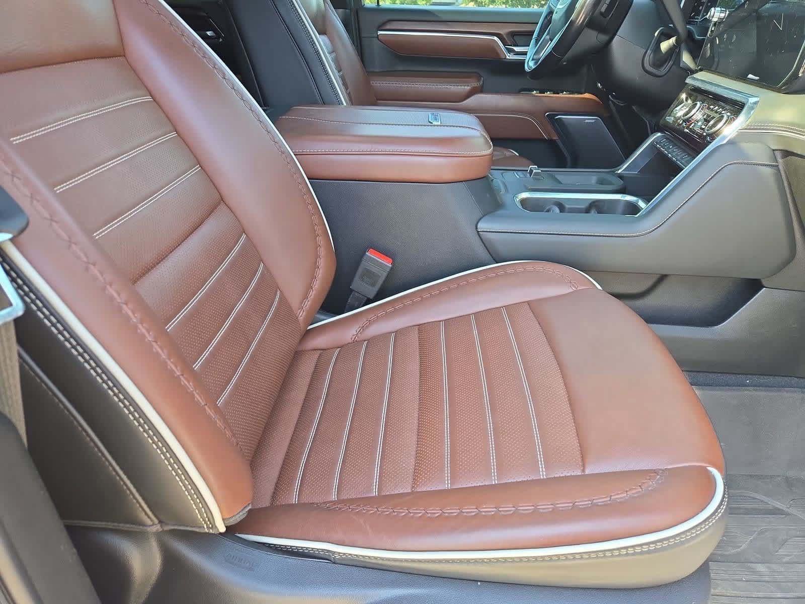 Used 2024 GMC Sierra 3500 Denali Ultimate AWD/4WD image 22