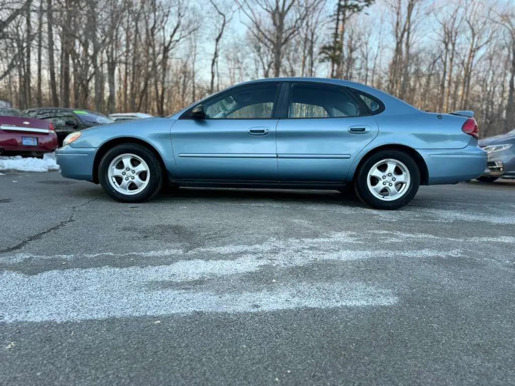 Used 2005 Ford Taurus SE FWD image 4