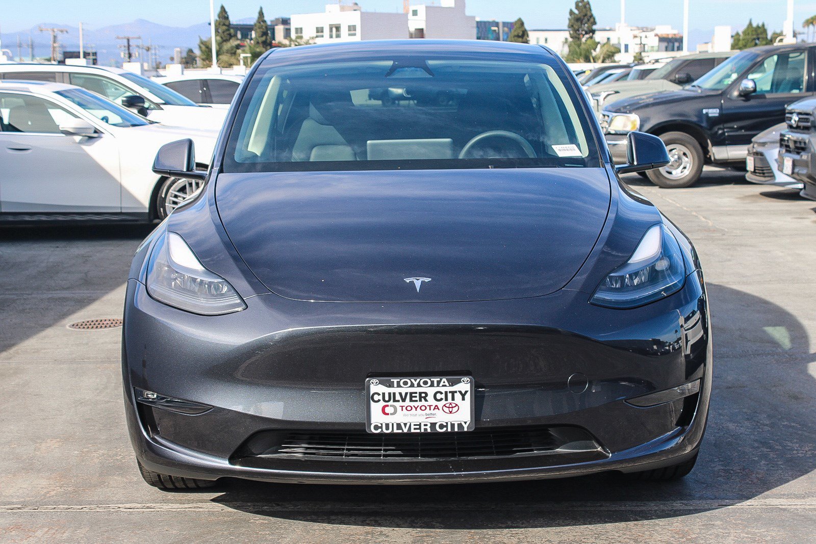 Used 2024 Tesla Model Y Long Range AWD/4WD image 2